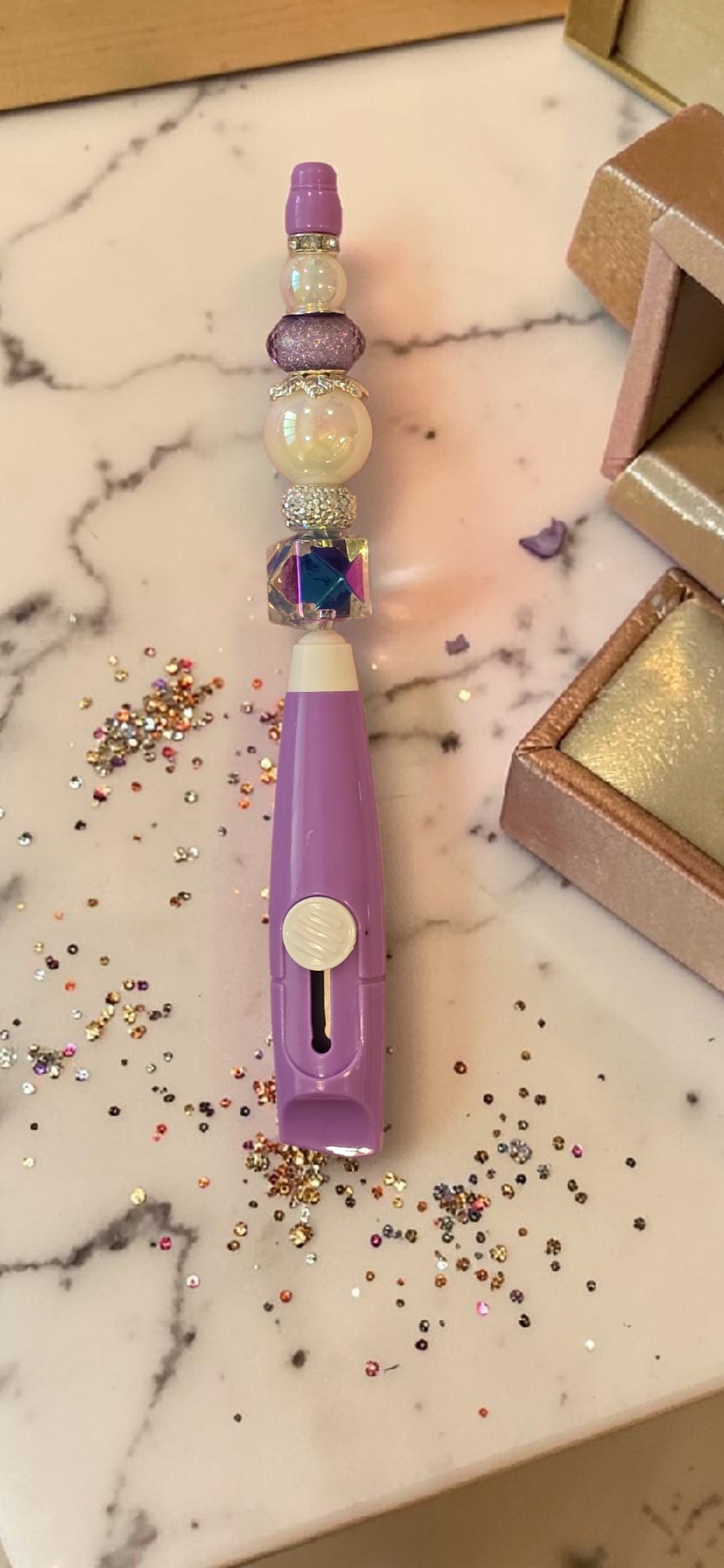 Beaded box cutter - Purple and white